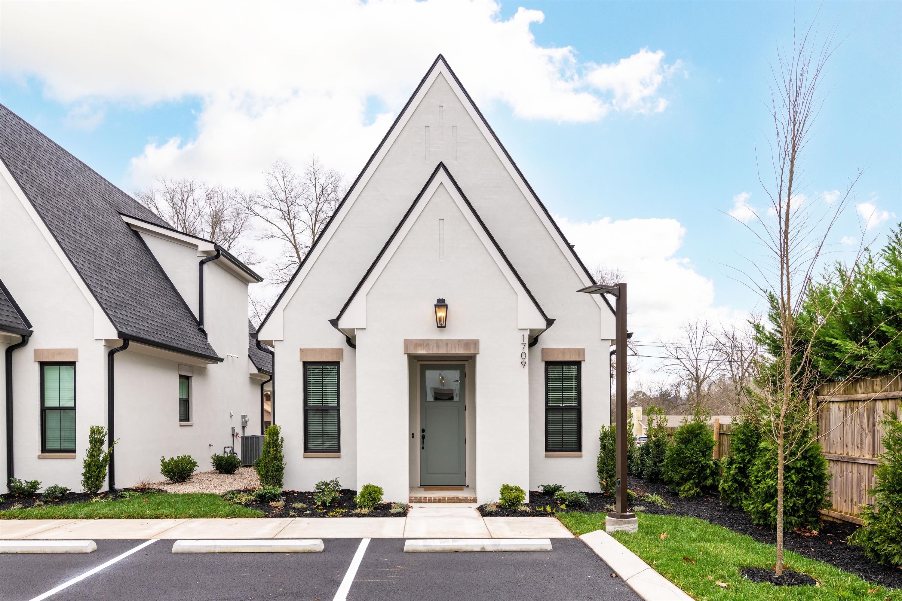 1709 Double Oak Trail